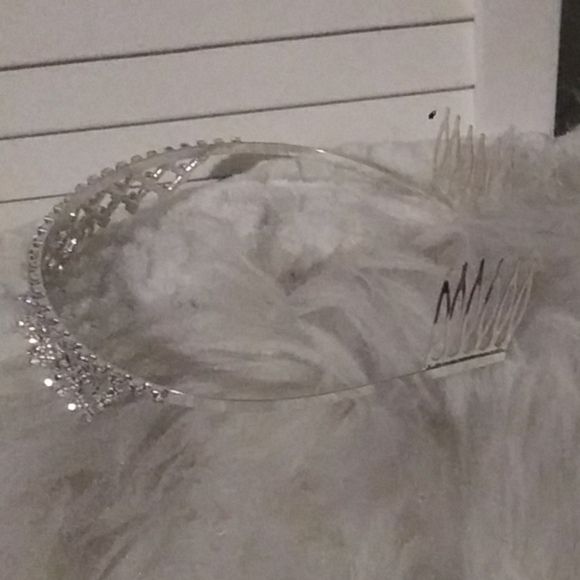 Tiara - Picture 3 of 3